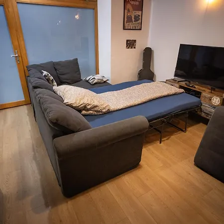 Varady's 1 Bedroom In Historic Center شقة *